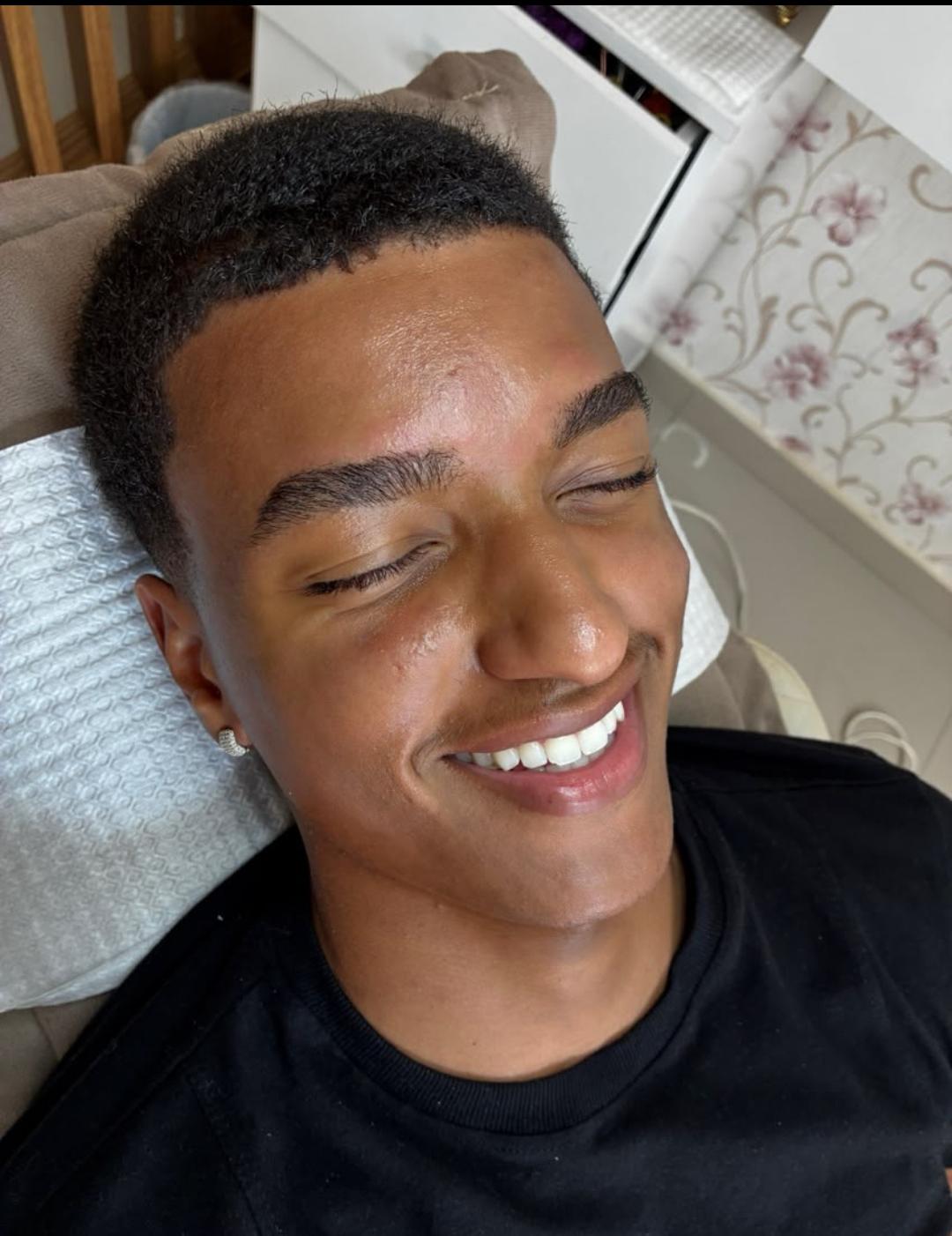 Resultado de design masculino de sobrancelhas